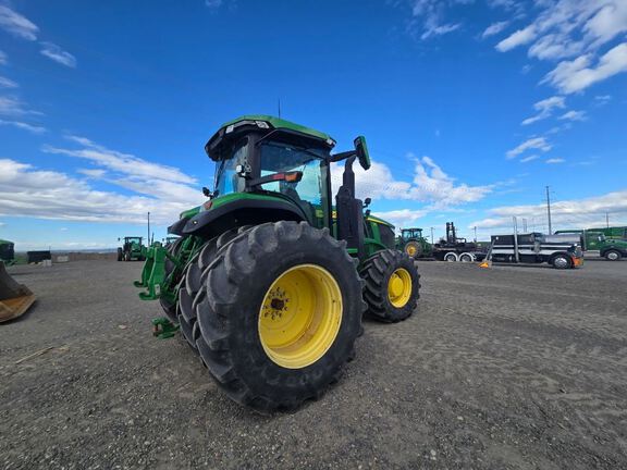 2022 John Deere 7R 250 Tractor