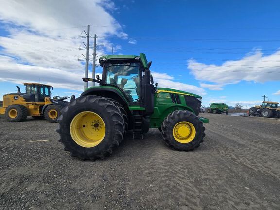 2022 John Deere 7R 250 Tractor