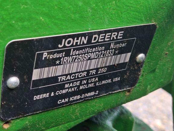 2022 John Deere 7R 250 Tractor