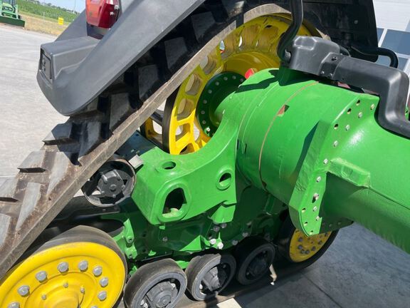 2025 John Deere 8RX 410 Tractor Rubber Track