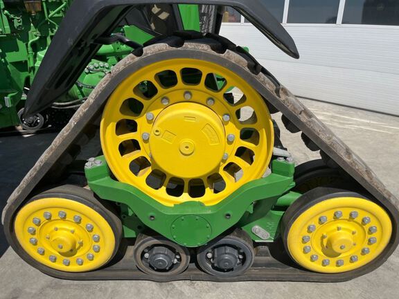 2025 John Deere 8RX 410 Tractor Rubber Track