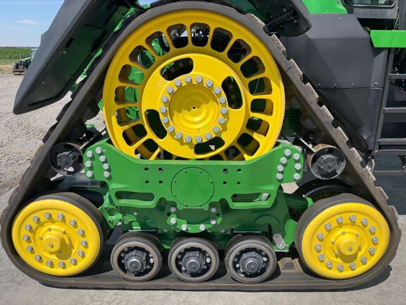 2025 John Deere 8RX 410 Tractor Rubber Track