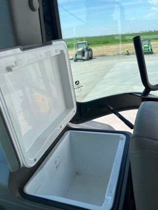 2025 John Deere 8RX 410 Tractor Rubber Track