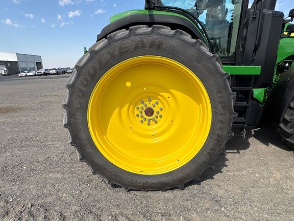 2025 John Deere 8R 340 Tractor