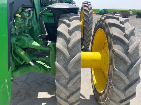 2025 John Deere 8R 370 Tractor