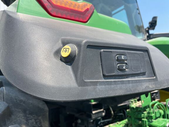 2025 John Deere 8R 370 Tractor