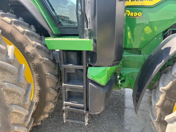 2025 John Deere 8R 370 Tractor