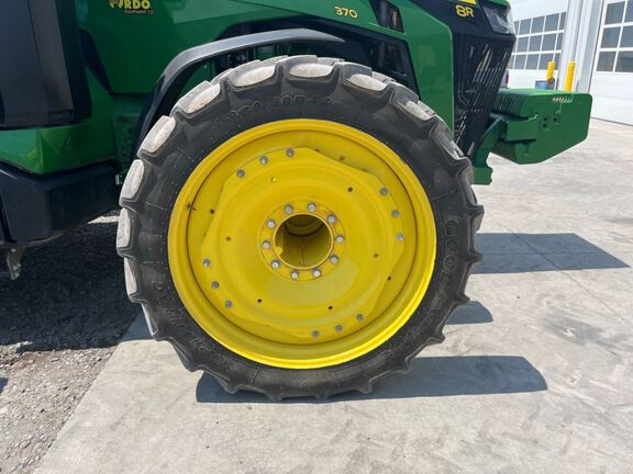 2025 John Deere 8R 370 Tractor