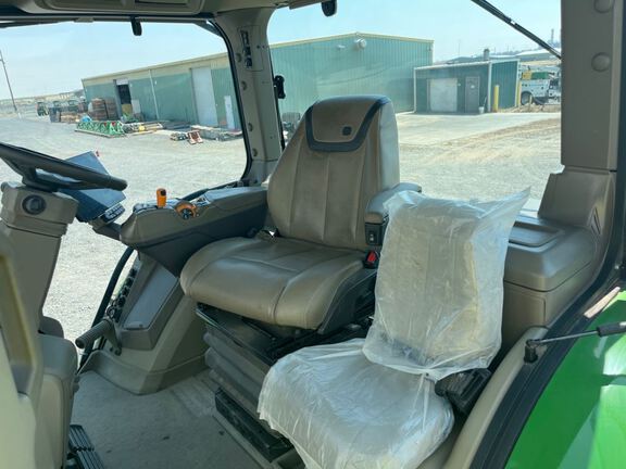 2025 John Deere 8R 370 Tractor