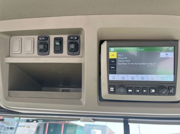 2025 John Deere 8R 370 Tractor