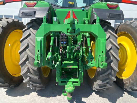 2025 John Deere 8R 370 Tractor