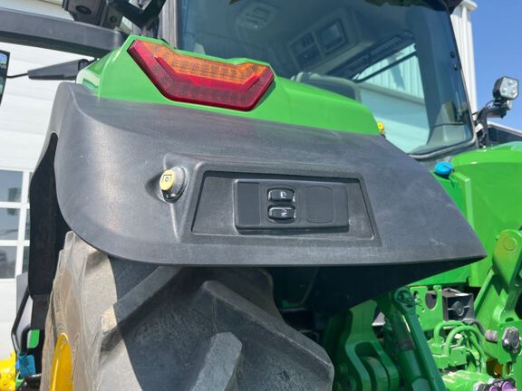 2025 John Deere 8R 370 Tractor