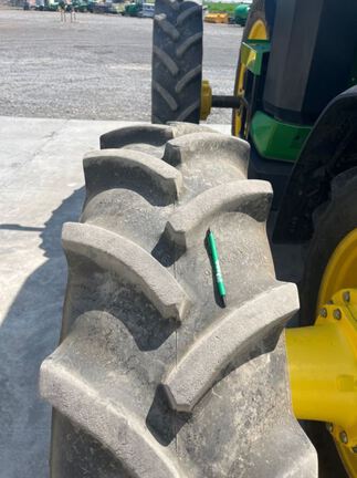 2025 John Deere 8R 370 Tractor