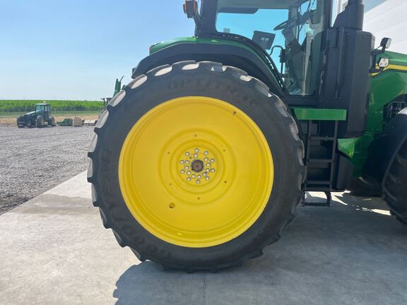 2025 John Deere 8R 370 Tractor