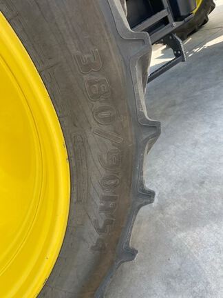 2025 John Deere 8R 370 Tractor