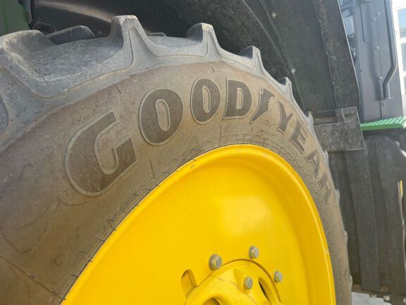 2025 John Deere 8R 370 Tractor