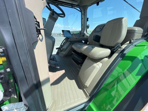 2025 John Deere 8R 370 Tractor