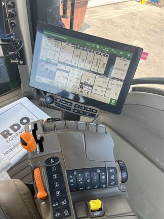 2025 John Deere 8R 370 Tractor