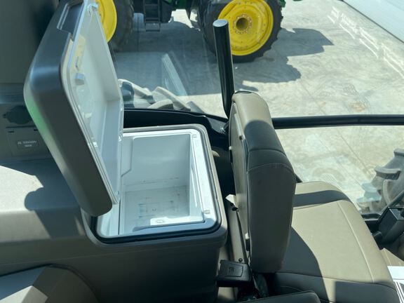 2025 John Deere 8R 370 Tractor