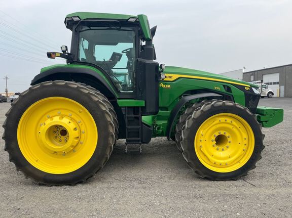 2025 John Deere 8R 370 Tractor