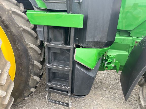 2025 John Deere 8R 370 Tractor