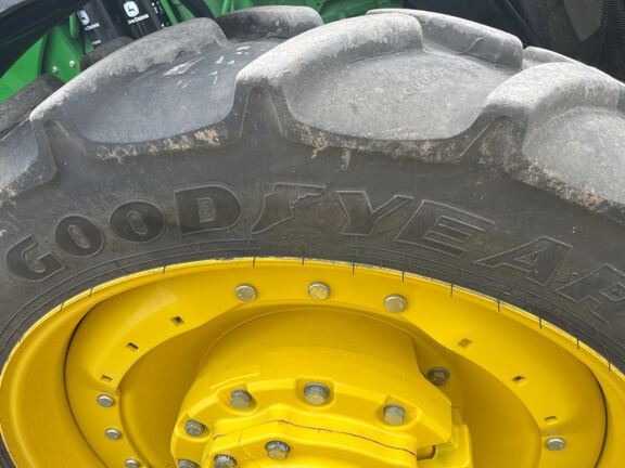 2025 John Deere 8R 370 Tractor