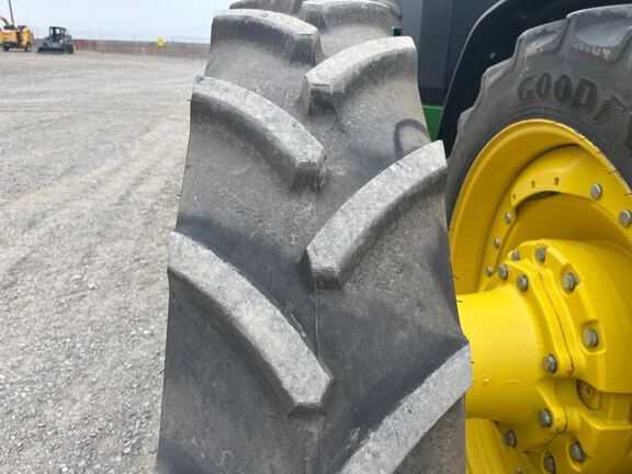 2025 John Deere 8R 370 Tractor