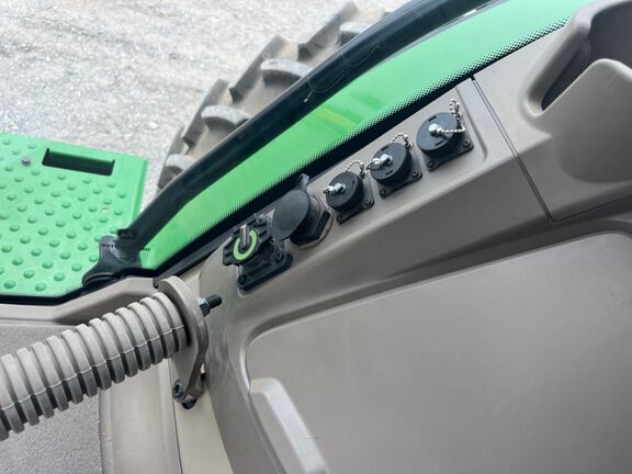 2025 John Deere 8R 370 Tractor