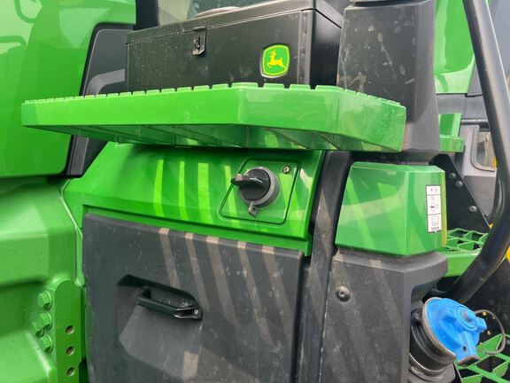 2025 John Deere 8R 370 Tractor