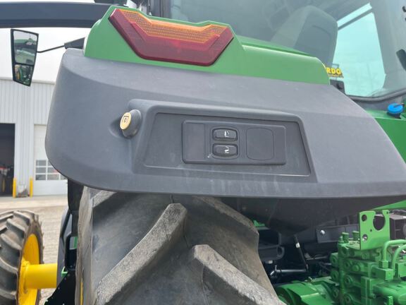 2025 John Deere 8R 370 Tractor