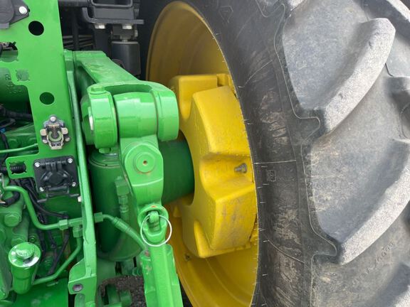 2025 John Deere 8R 370 Tractor