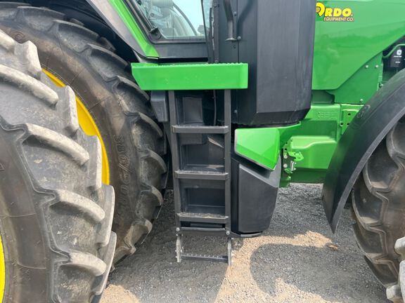 2025 John Deere 8R 370 Tractor