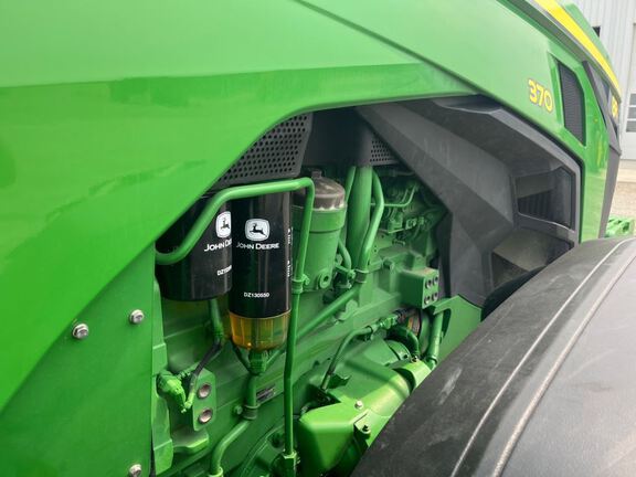 2025 John Deere 8R 370 Tractor