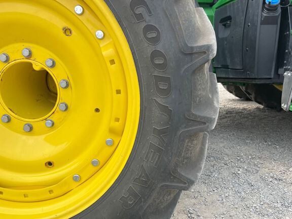 2025 John Deere 8R 370 Tractor