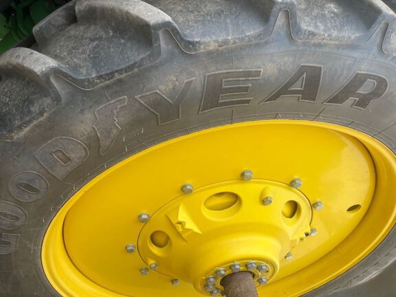 2025 John Deere 8R 370 Tractor