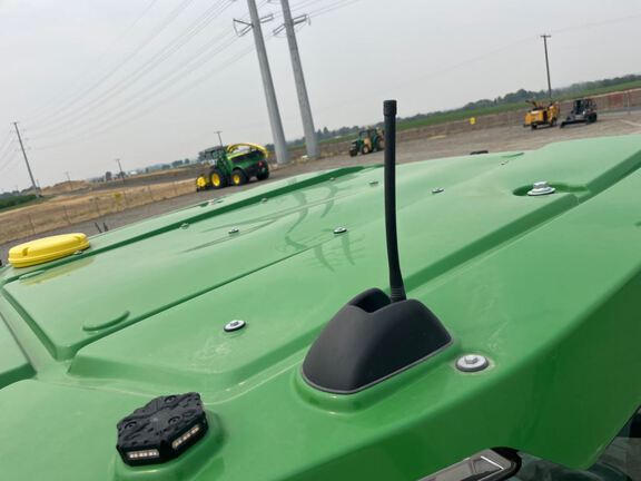 2025 John Deere 8R 370 Tractor