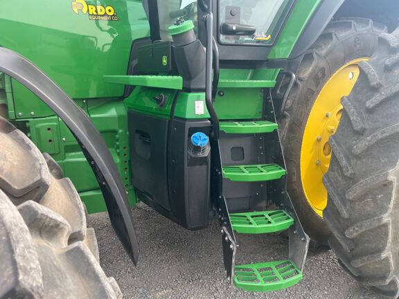 2025 John Deere 8R 370 Tractor
