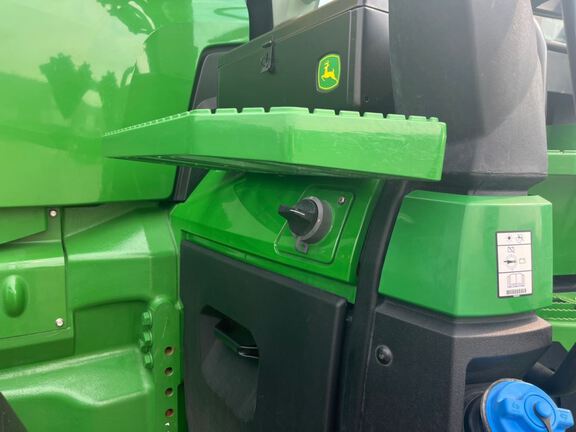 2025 John Deere 8R 370 Tractor