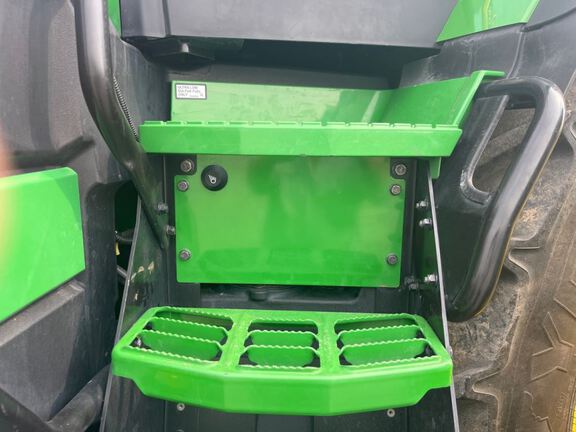 2025 John Deere 8R 370 Tractor