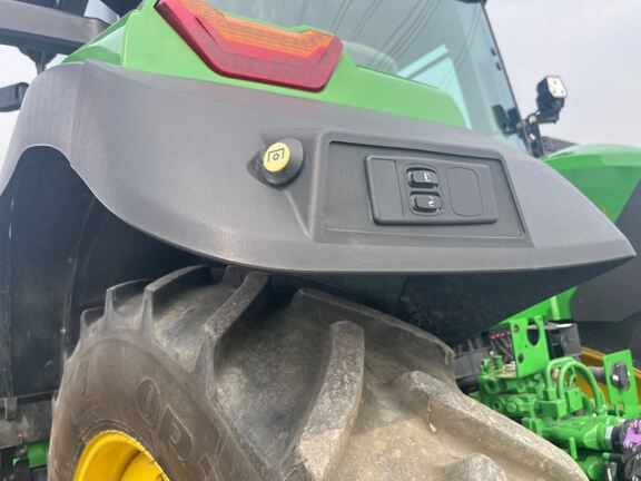 2025 John Deere 8R 370 Tractor