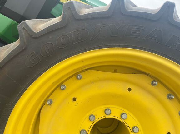 2025 John Deere 8R 370 Tractor