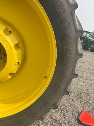 2025 John Deere 8R 370 Tractor