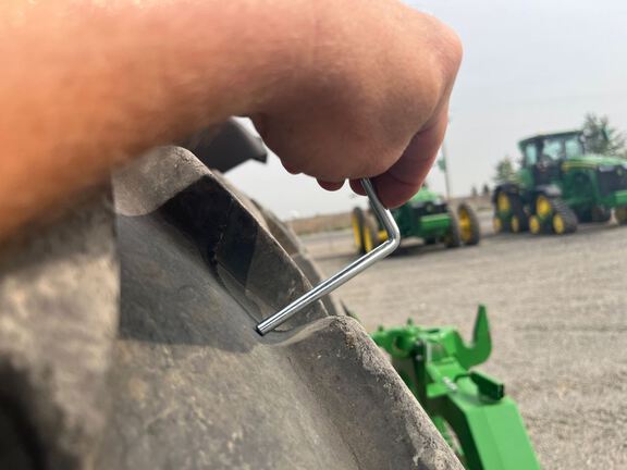 2025 John Deere 8R 370 Tractor