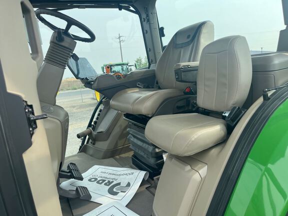 2025 John Deere 8R 370 Tractor