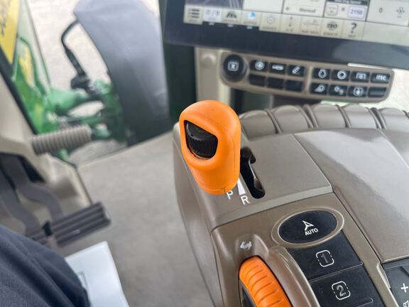 2025 John Deere 8R 370 Tractor