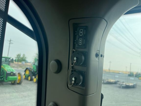 2025 John Deere 8R 370 Tractor