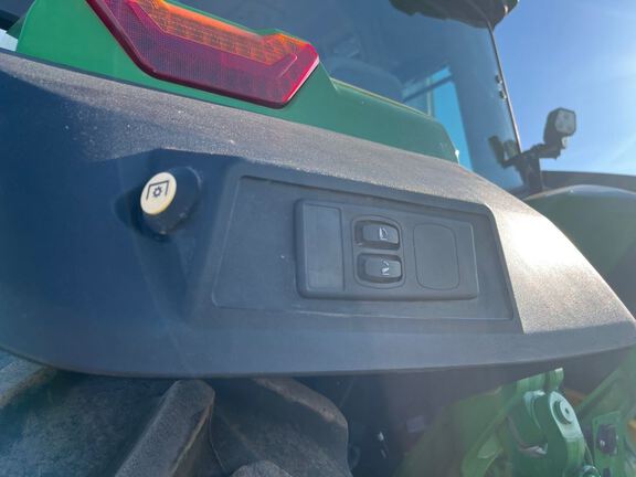 2025 John Deere 8R 370 Tractor