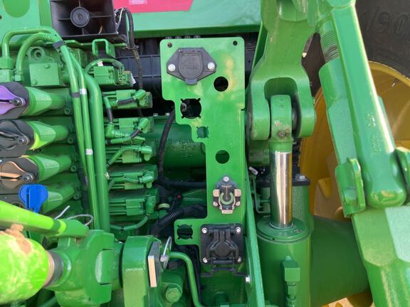 2025 John Deere 8R 370 Tractor