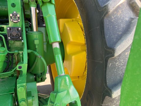 2025 John Deere 8R 370 Tractor