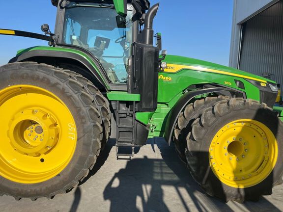 2025 John Deere 8R 370 Tractor